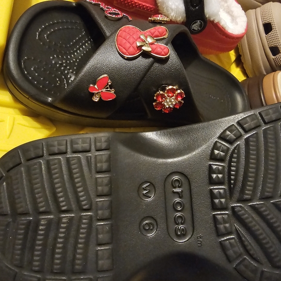 ❤️Effortless Edge! Custom Black Classic Cross Strap Crocs! - Picture 8 of 8